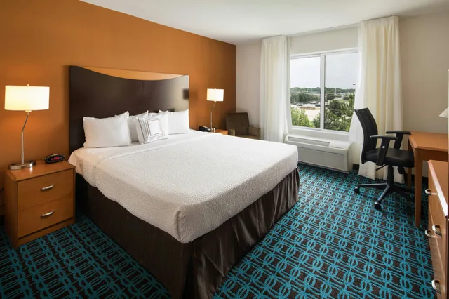 غرفة بسرير كينج، Fairfield Inn And Suites Conway 1/2