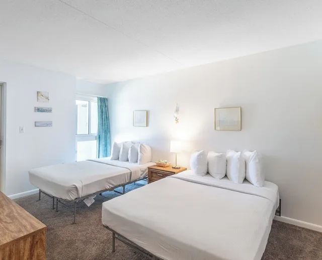 2 Bedrooms, Condo, Standard, 2 Double Beds, King Bed, Bay View, Sofa, Balcony، Bay Club Resort 5/10