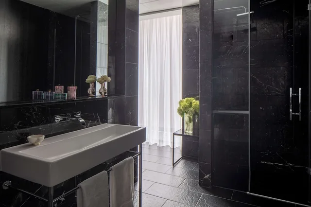Junior Suite, King Bed, with View, Sofa, Corner, Anantara The Marker Dublin Hotel 3/4