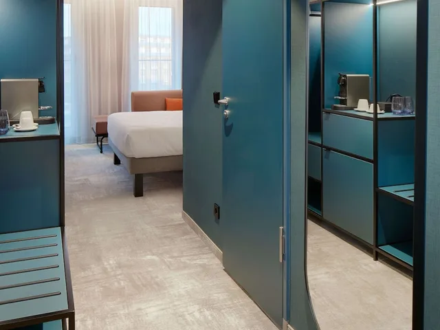 Superior, Double Bed, Sofa, Novotel Hamburg Central Station 6/7