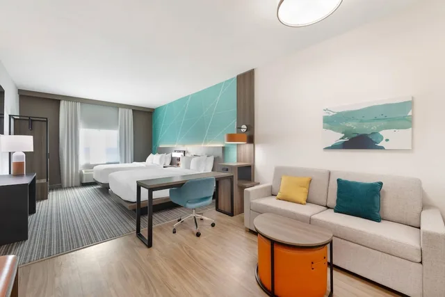 غرفة بسريرين كوين مع أريكة، Comfort Suites Titusville near Kennedy Space Center 5/9