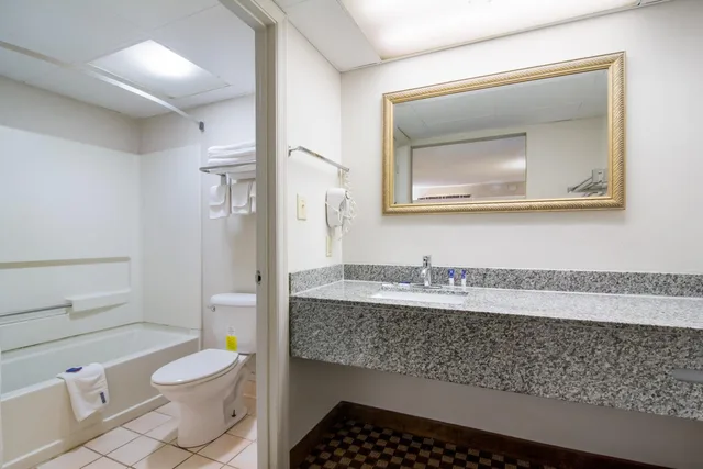 غرفة بسرير كوين، Americas Best Value Inn Wadesboro 7/7