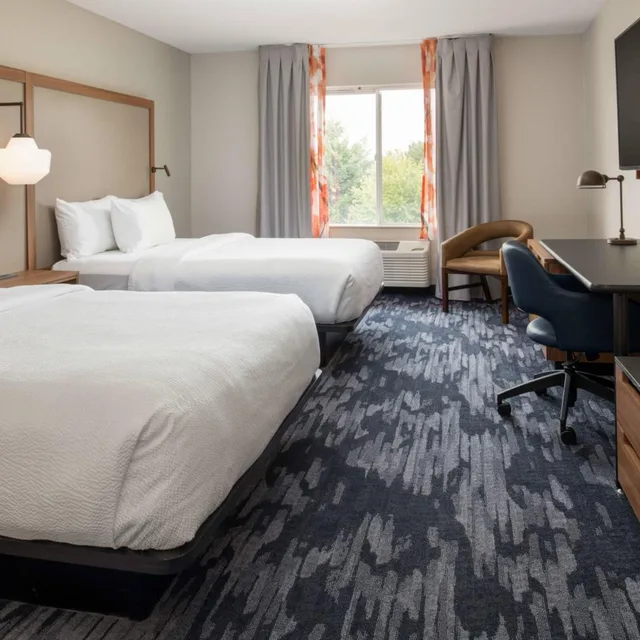 غرفة بسريرين كوين بحوض استحمام لذوي الإعاقة، Fairfield Inn & Suites Spokane Downtown 1/8
