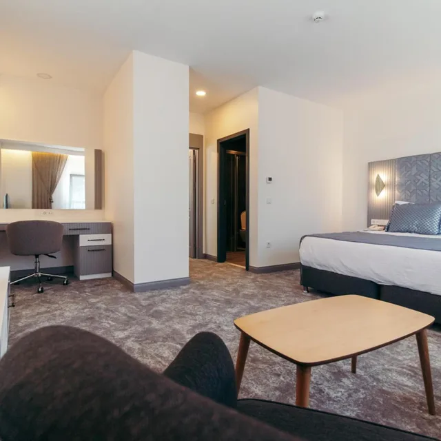 جناح جونيور، Ck Farabi Hotel 2/4