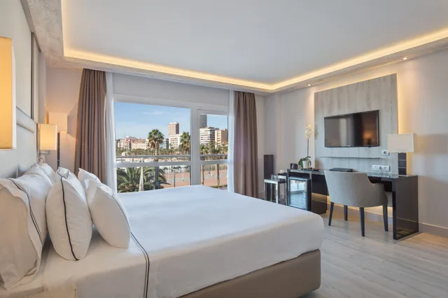 The Level, Premium، Melia Alicante 8/10
