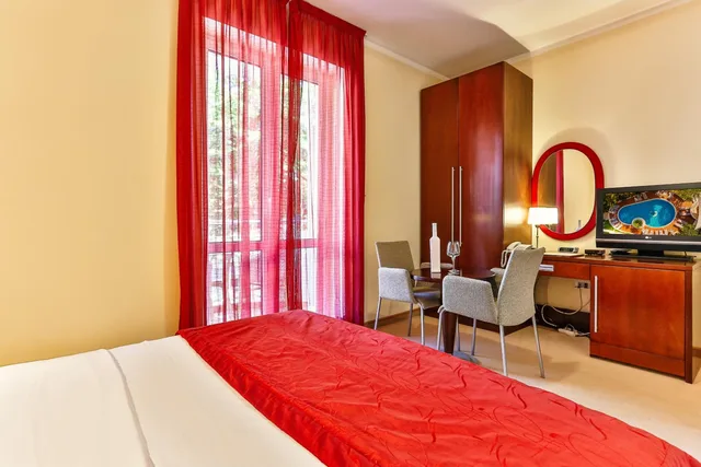 غرفة بسرير مزدوج بشرفة، Hotel Max Prestige 1/7