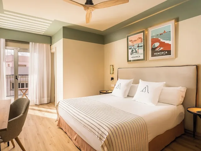 غرفة قياسية بإطلالة على المدينة بشرفة مفردة بسرير كوين، Hotel Artiem Capri 5/10
