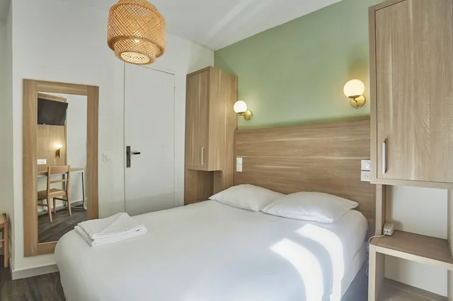 غرفة بأربعة أسرّة، Merryl Hotel 4/9