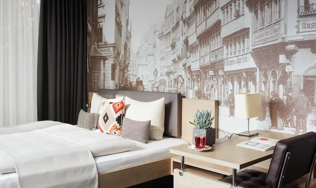 غرفة ديلوكس بسرير مزدوج، Derag Livinghotel Frankfurt 1/3