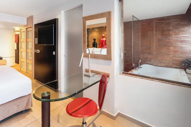The Level, Junior Suite, King Bed, Panoramic View، Melia Madrid Princesa Hotel 10/10