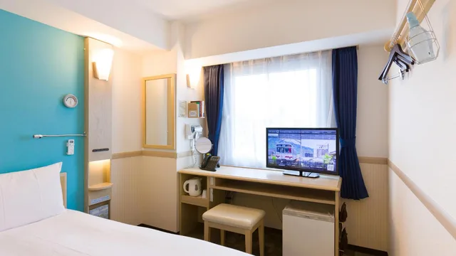 غرفة بسريرين منفصلين للمدخنين، Toyoko Inn Matsudo-eki Higashi-guchi 9/10