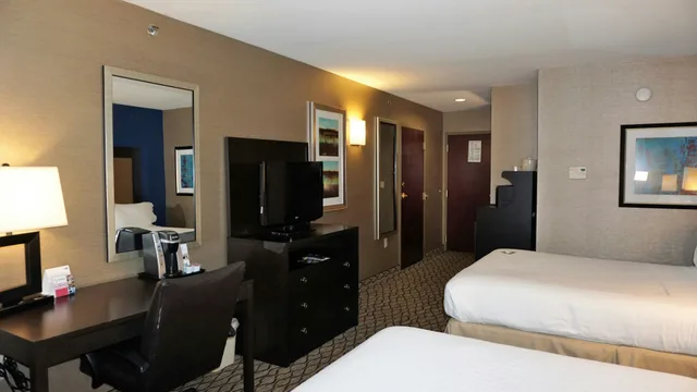 غرفة بسريرين لذوي الإعاقة، Holiday Inn Express Hotel Suites Gibson 2/4
