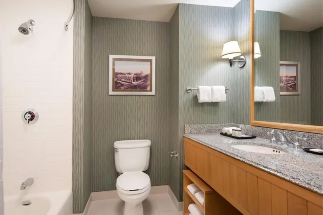 Room, 2 Double Beds, City View, Low Floor, Accessible, Sheraton Grand Sacramento 3/4