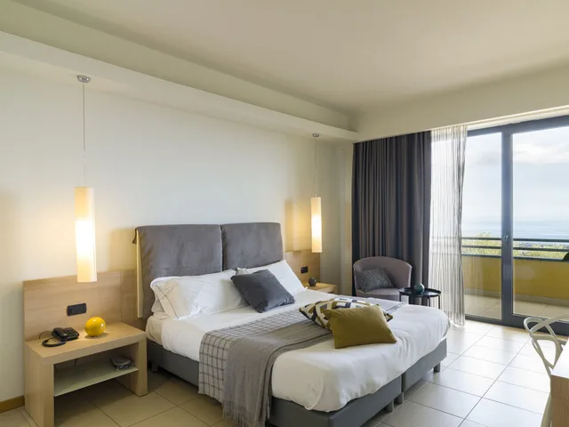 غرفة ديلوكس بثلاثة أسرّة، Esperia Palace Hotel 8/10