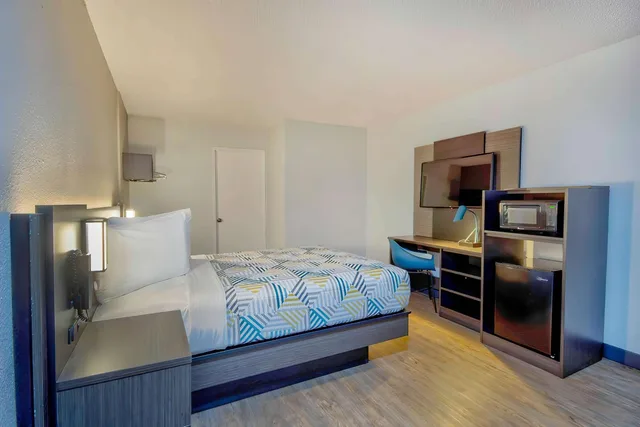 Room, Double Bed, Accessible, Motel6 Vallejo, CA - Six Flags West 3/10