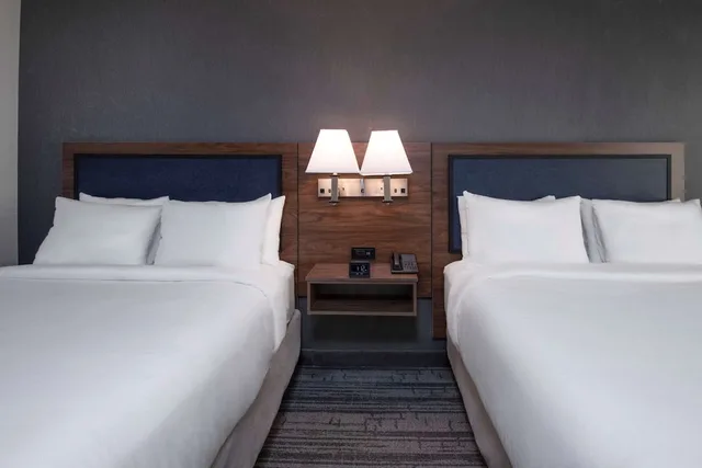 غرفة قياسية بسريرين كوين، Comfort Inn and Suites Carleton Place ON 2/3