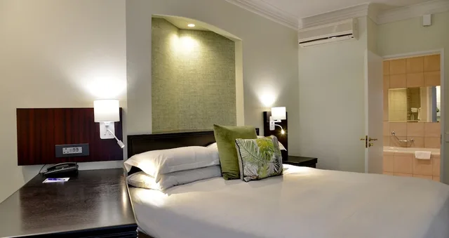 جناح عائلي بسرير كوين مع أريكة، ANEW Hotel Centurion Pretoria 3/6