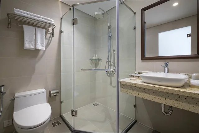 غرفة بريميير بسرير كينج بإطلالة على المدينة، Hanoi Bonsella Hotel 4/5