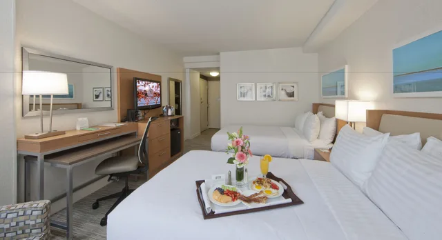 Standard, 2 Double Beds, Holiday Inn Washington Central/White House 6/8