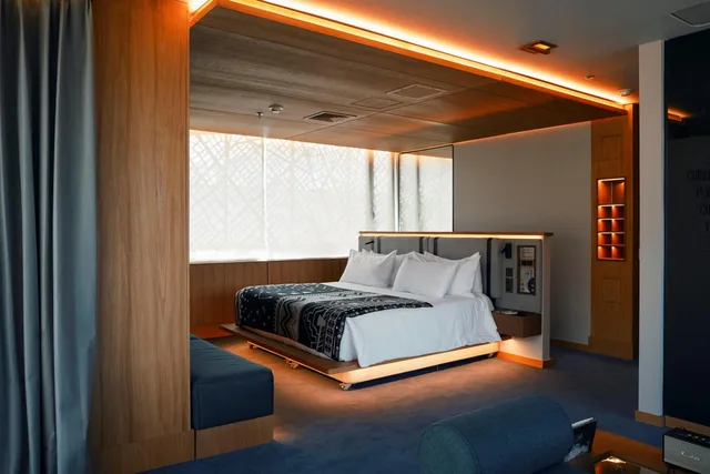 Superior, Suite, King Bed, The Click Clack Hotel 1/2