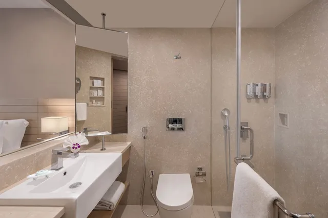 غرفة قياسية بسريرين منفصلين بإطلالة على الحديقة، Welcomhotel Rama International 5/6