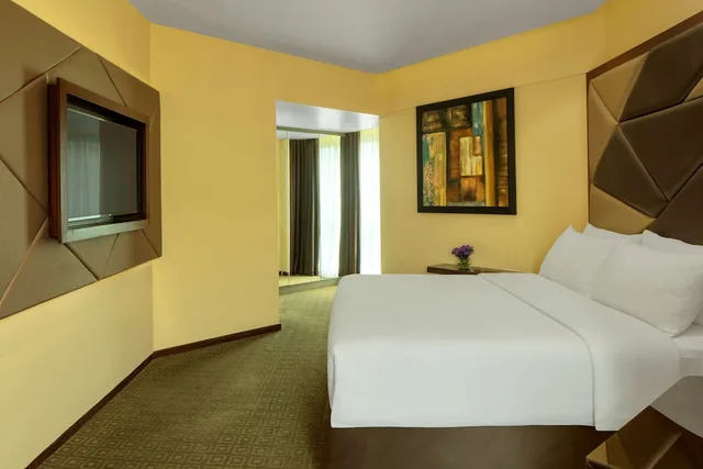 جناح رئاسي بسرير كينج، Radisson Blu Atria Bengaluru 1/2