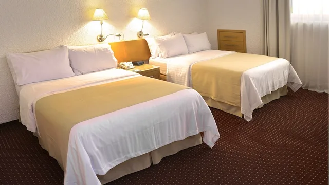 غرفة قياسية بسريرين كوين، Holiday Inn Morelia 1/2
