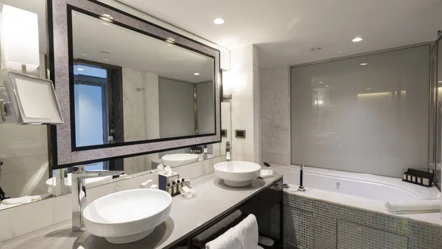 Bosphorus, Suite, Double Bed, Sofa, Lounge Access، The Marmara Taksim 3/6