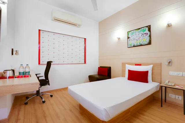 Princess, Single Bed، Red Fox Hotel East Delhi 1/2