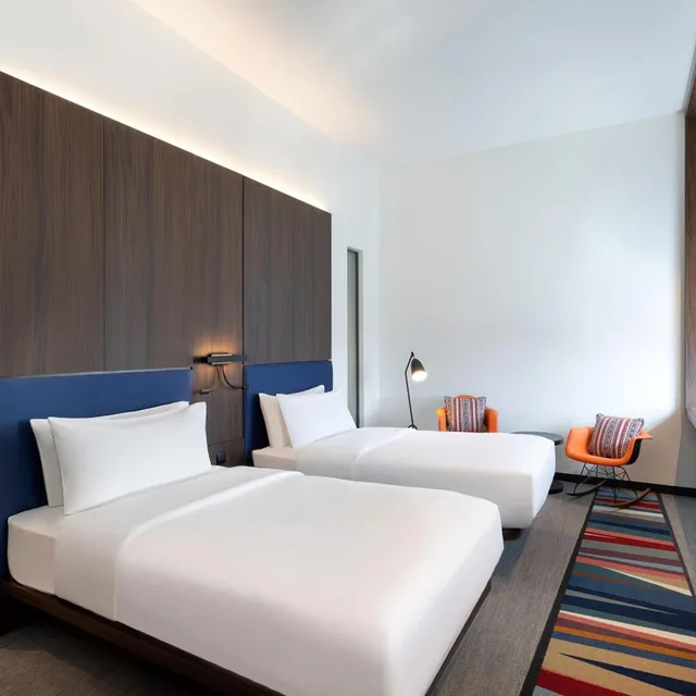 Aloft, Guest Room, Twin Beds، Aloft Al Mina 1/6
