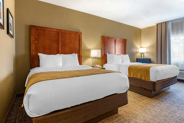 غرفة بسريرين كوين لذوي الإعاقة، Comfort Inn Shelbyville North 3/5