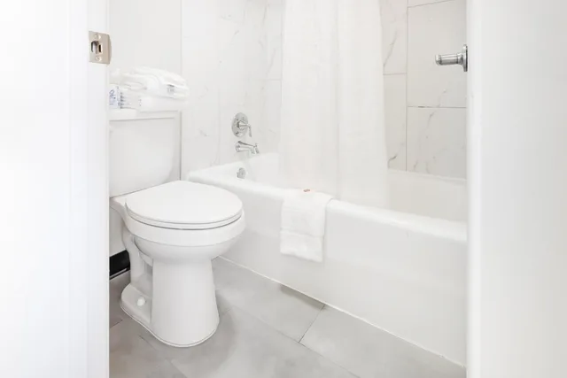 Room, 2 Queen Beds, Parking Lot View، Heights House Hotel - Houston Heights Downtown, an Ascend Collection Hotel 8/10