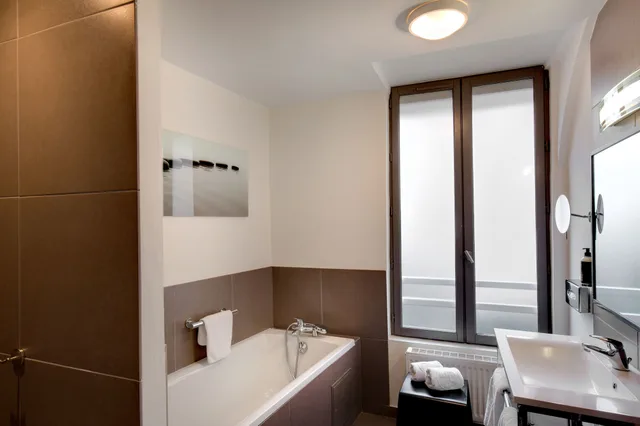غرفة عائلية بسرير كوين مع أريكة، Appartements Des Ducs 2/3