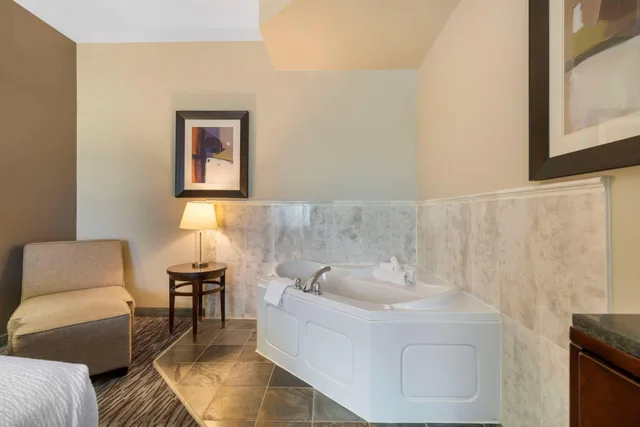 جناح بسرير كينج، Best Western Brandon Inn 7/7