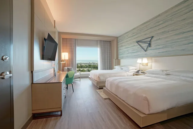 غرفة بسريرين كوين بإطلالة على المدينة، Marriott Fort Lauderdale Airport 2/7
