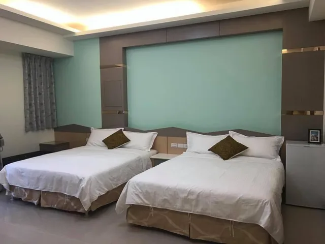 Family, 3 Double Beds, Lucky Bear Guesthouse 2/6