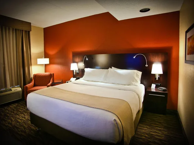 غرفة بسرير كينج لذوي الإعاقة، Pearl Street Hotel & Suites - Downtown 4/8