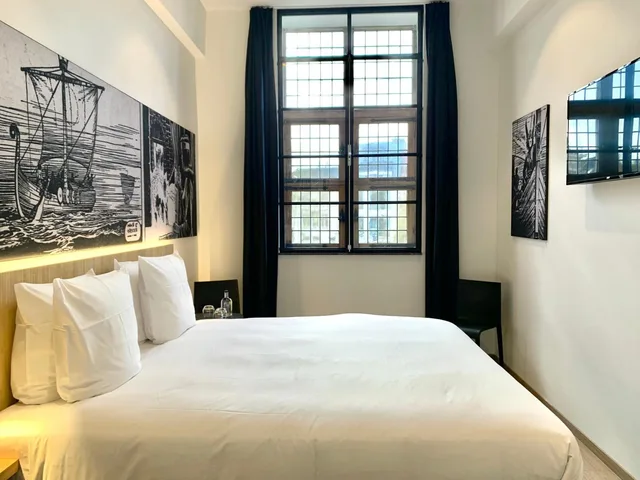 Standard, Double Bed, Canal View, Comic Art Hotel 2/6