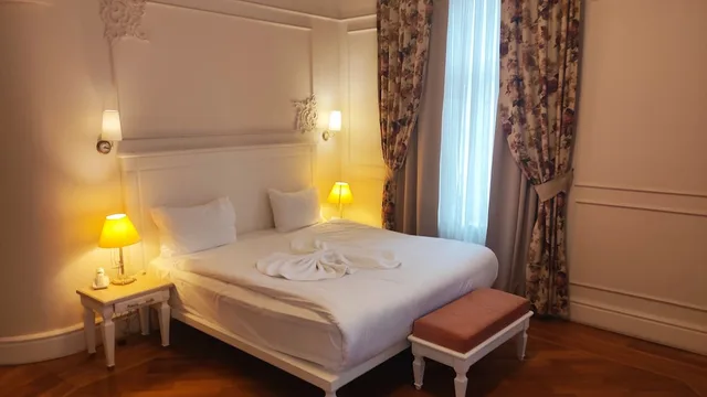 غرفة كومفورت ركنية بسرير كوين، Corinne Hotel 2/9