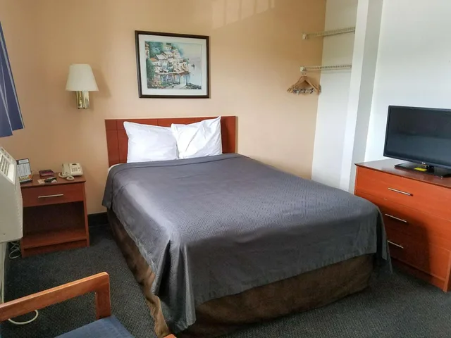 غرفة بسرير كوين للمدخنين، Motel6 Fayetteville, NC - Fort Liberty Area 6/10