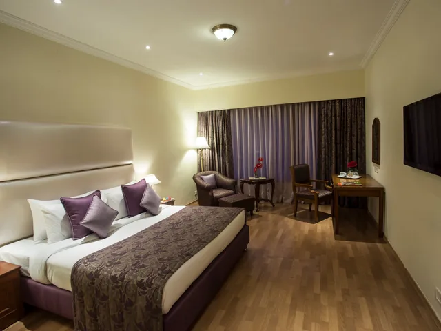 جناح فاخر، TAJ DECCAN 1/1