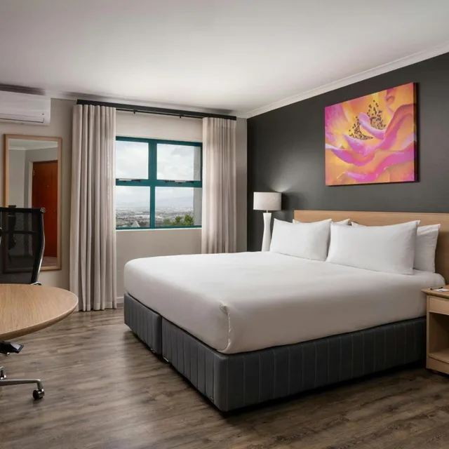غرفة بسرير كينج، Protea Hotel by Marriott Cape Town Tyger Valley 2/20
