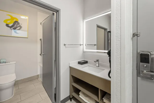 غرفة بسرير كوين، Comfort Inn & Suites Olathe - Kansas City 3/3