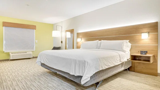 جناح بسرير كينج لذوي الإعاقة، Holiday Inn Express Suites Portland 1/1
