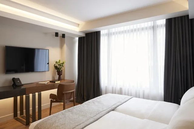 Comfort, Twin Beds, Teight Hotel 2/3
