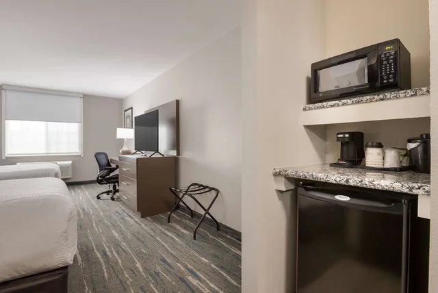 غرفة قياسية بسريرين كوين، Best Western Nsu Inn 6/6
