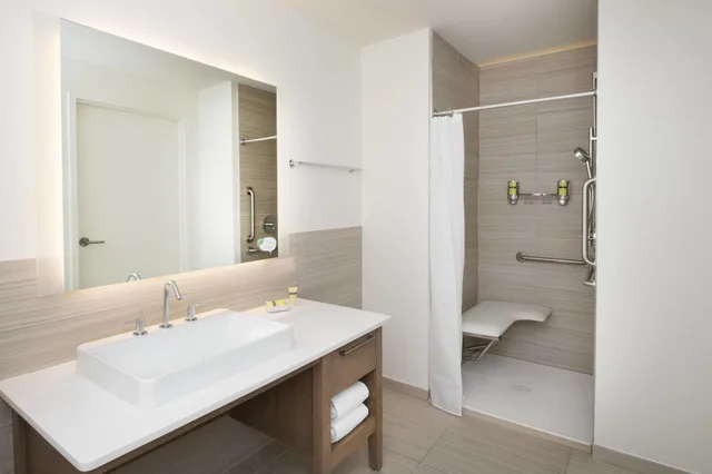 1 Bedroom, Executive, Suite, ELEMENT HUNTSVILLE 4/4