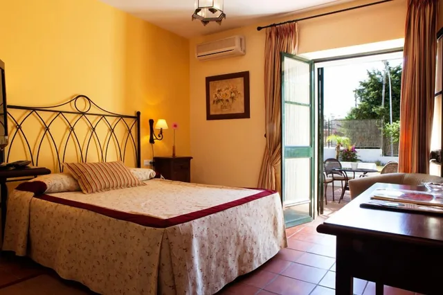 غرفة قياسية بسرير مزدوج بإطلالة على الحديقة، La Molinera Arcos (Restaurante Mesón de La Molinera) 2/4