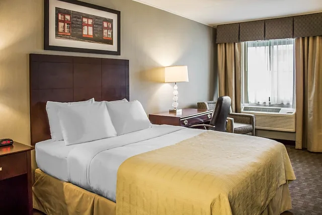 Room, Queen Bed, Quality Inn Cambridge 1/1