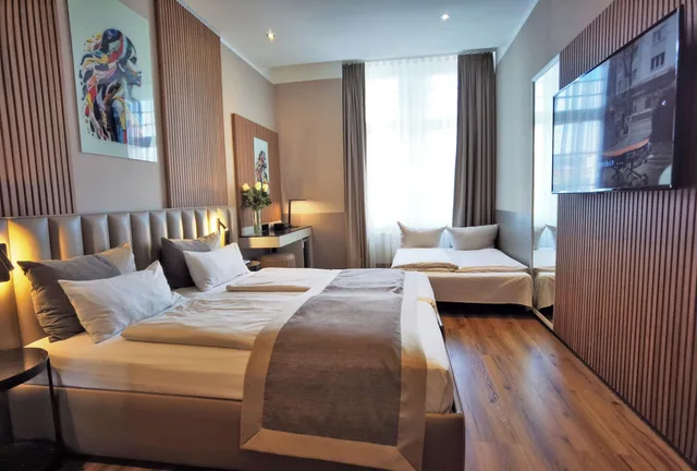 غرفة قياسية رباعية، Arthotel Munich 5/10